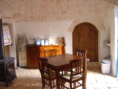 trulli-dining-kitchen.jpg